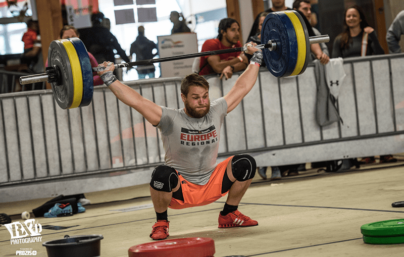 crossfit injury male athlete snatch lift weightlifting overhead squat