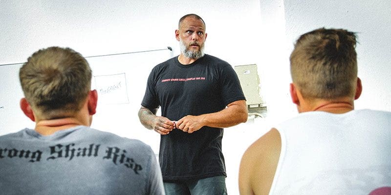 Julien Pineau teaching crossfit guys