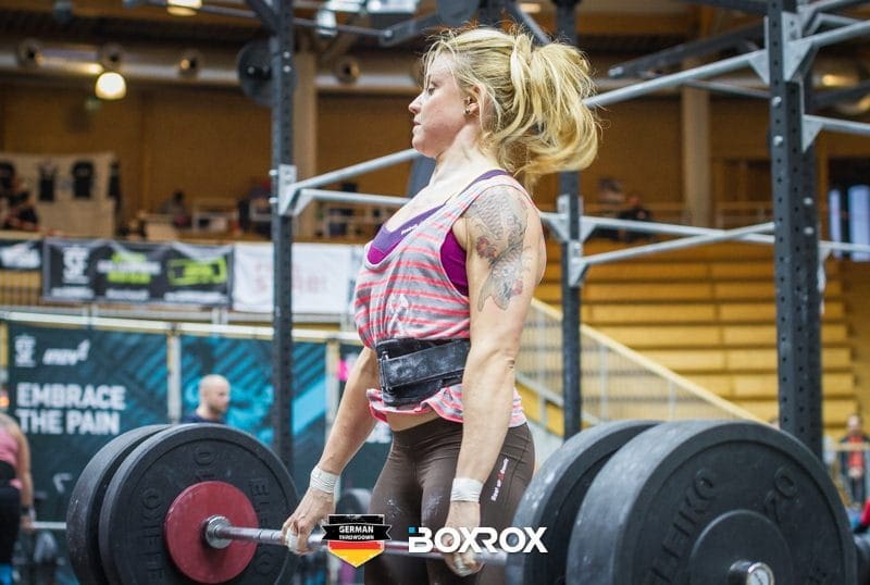 Deadlift female crossfit athlete Lose Belly Fat