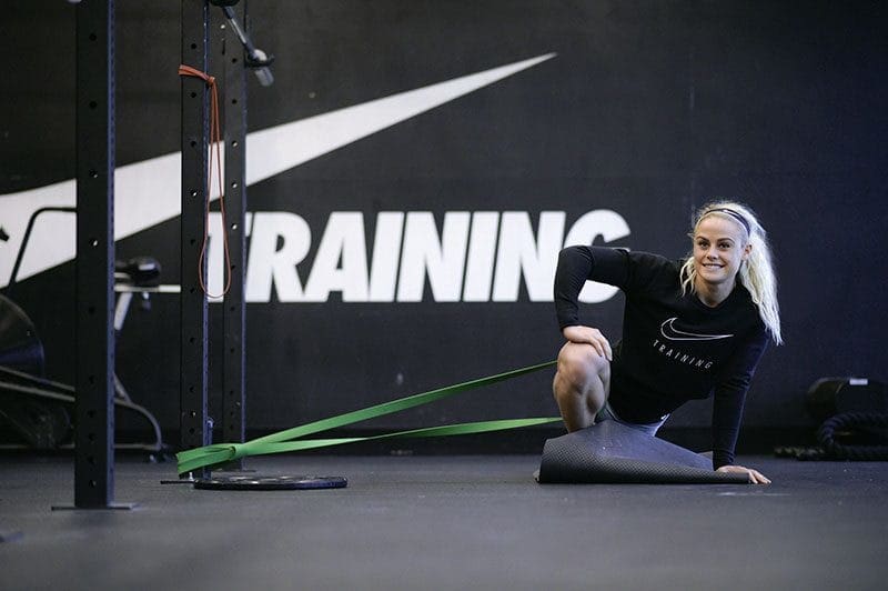 Sara Sigmundsdottir warm up