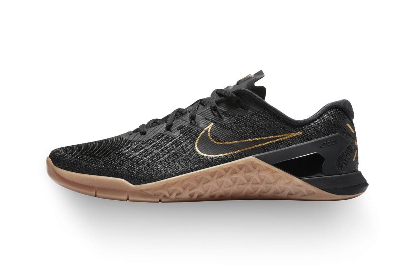 black and gold nike metcon