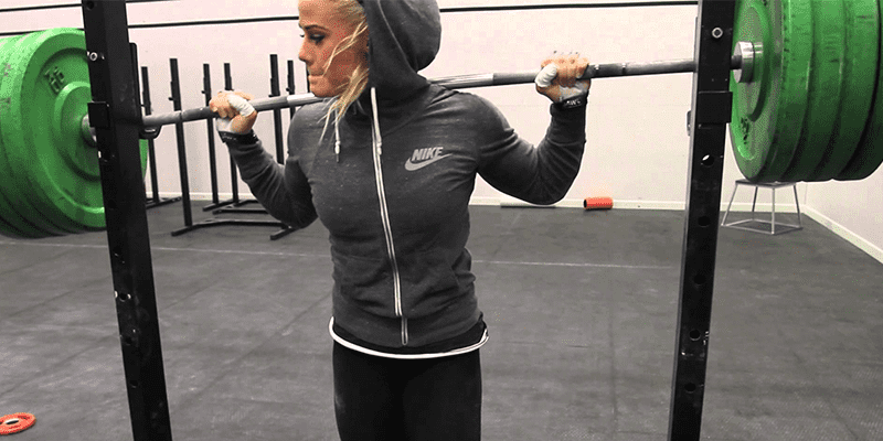 Sara-Sigmundsdottir-Squat build muscle