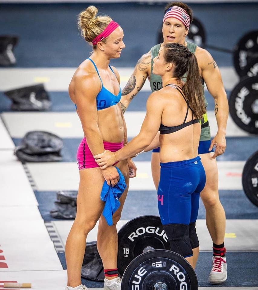 Соревнование женщин. Camille Bazinet CROSSFIT.