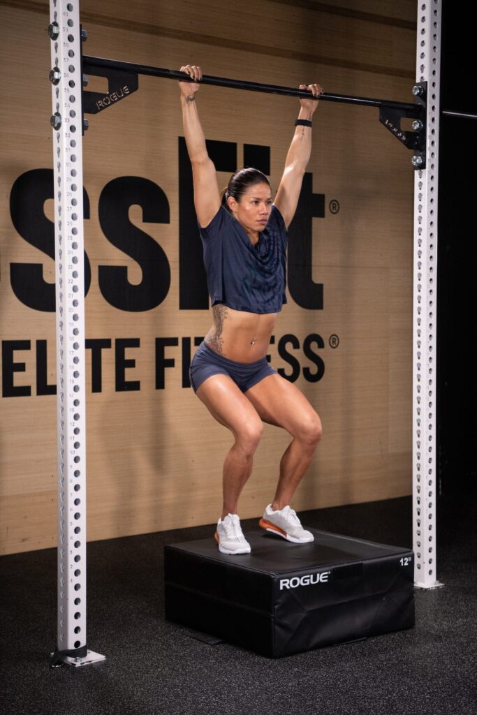 WSWCF Academy - INVERTED-L PULL-UP EXECUTION TECHNIQUE: • Inhale and pull  your body to the bar, while maintaining the L shape; • Exhale at the end of  the pull; • Lower your