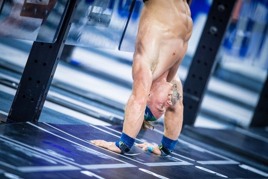 The 9 Awesome Benefits of Handstand Push Ups