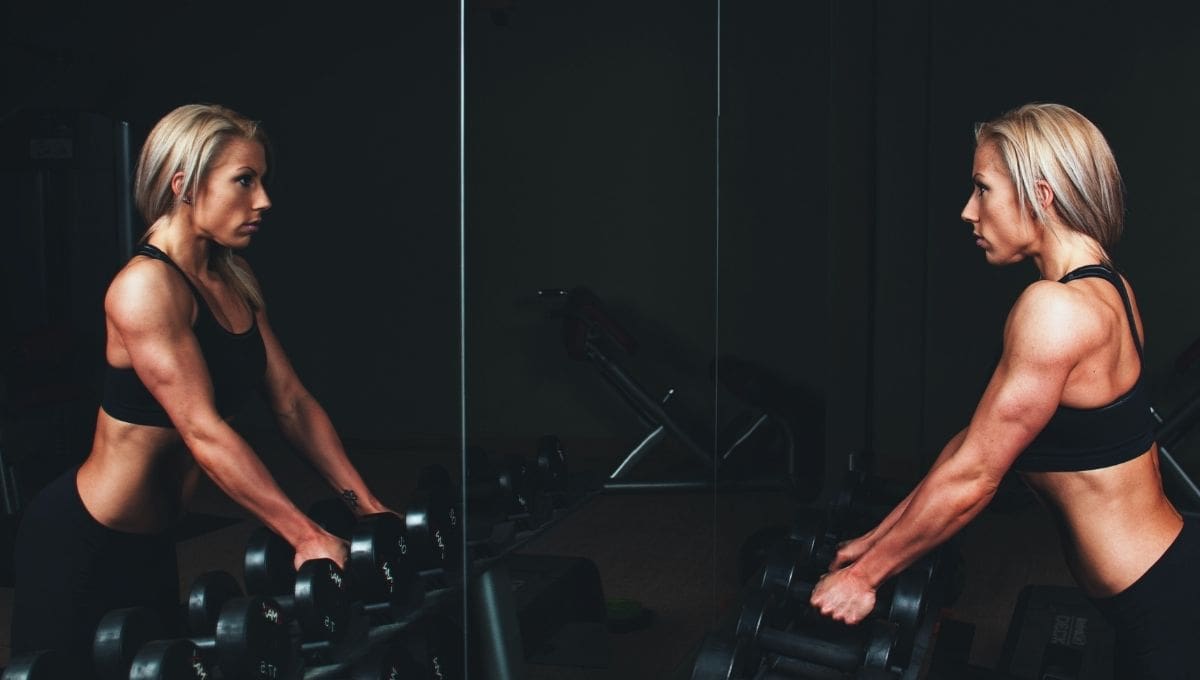 dumbbell curls women