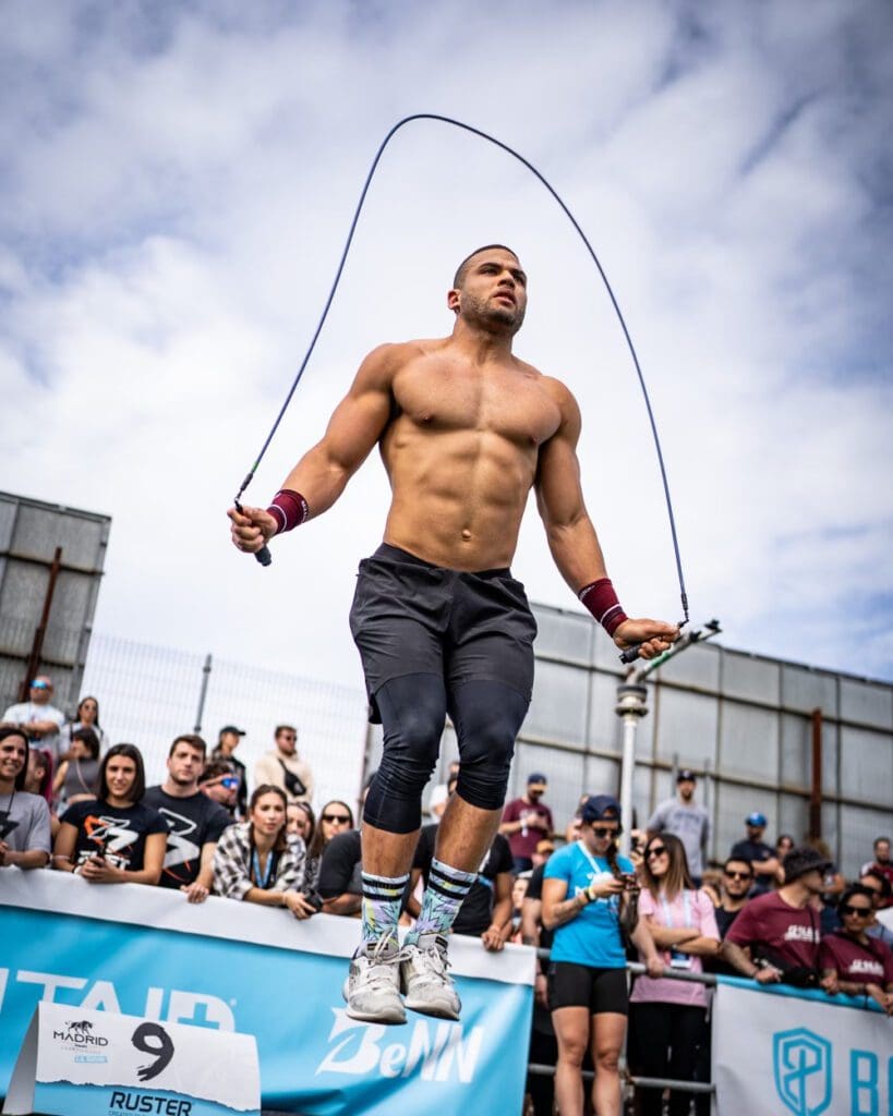 zack george doing double unders at competition