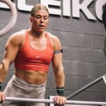 Woman-doing-Muscle-Up