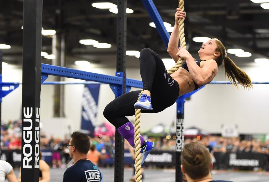 Kristi Eramo O'Connell at Regionals doing legless rope climbs