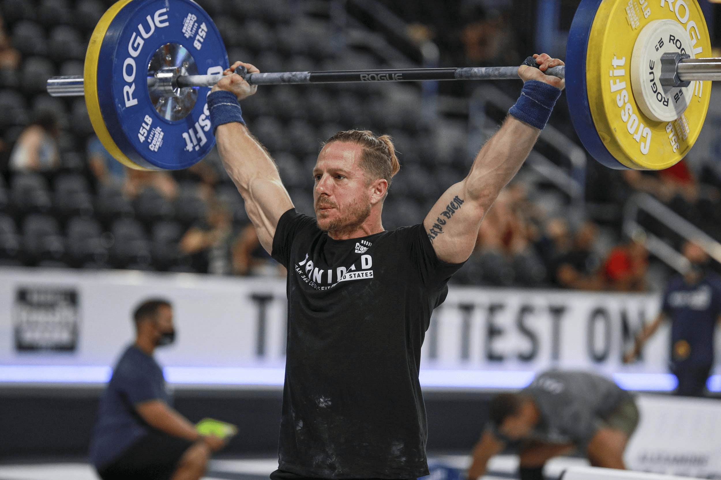 master athlete competing in crossfit