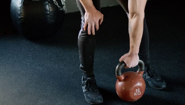 Best 30-Minute Upper Kettlebell Workout To Build Muscle and Burn Fat ...