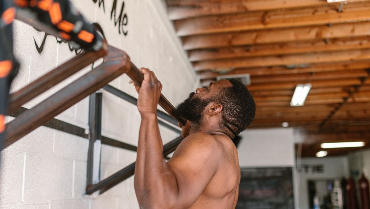 How to Get Better at Pull Ups in 30 Days or Less