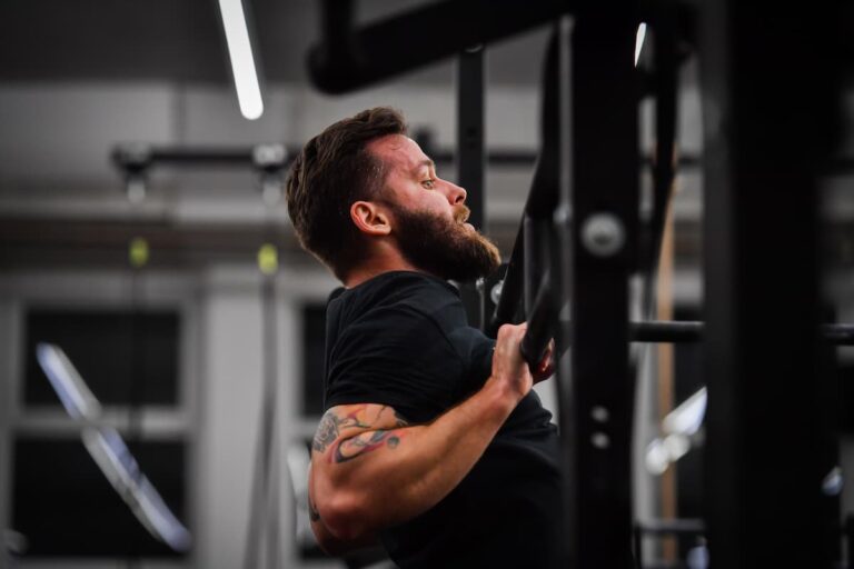 3 Best Bodyweight Exercises for a Wider Back