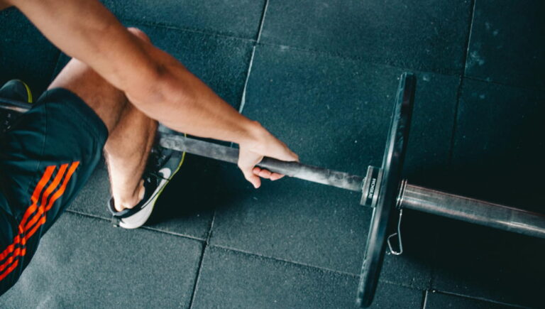 How to Combine Olympic Weightlifting and Bodybuilding for Peak Performance