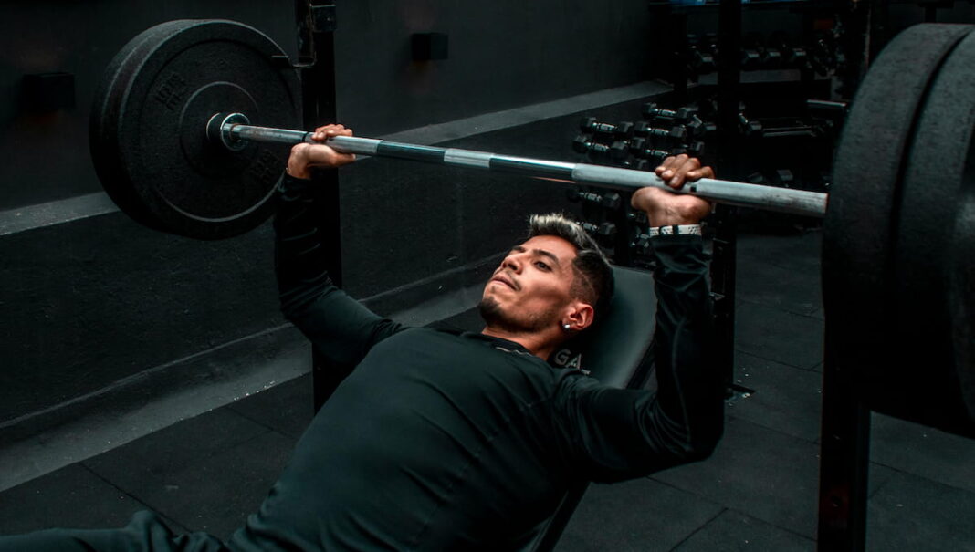 Incline Bench vs Flat Bench – Which Hits Your Chest Harder? | BOXROX