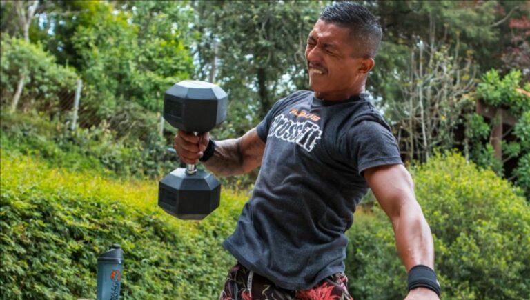 3 Best Dumbbell Exercises for a Muscular and More Attractive Upper Body