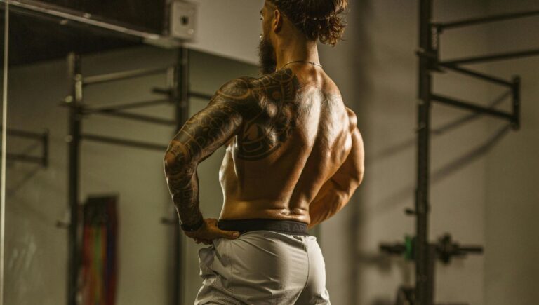 3 Dumbbell Exercises That Build a Wider Back Fast