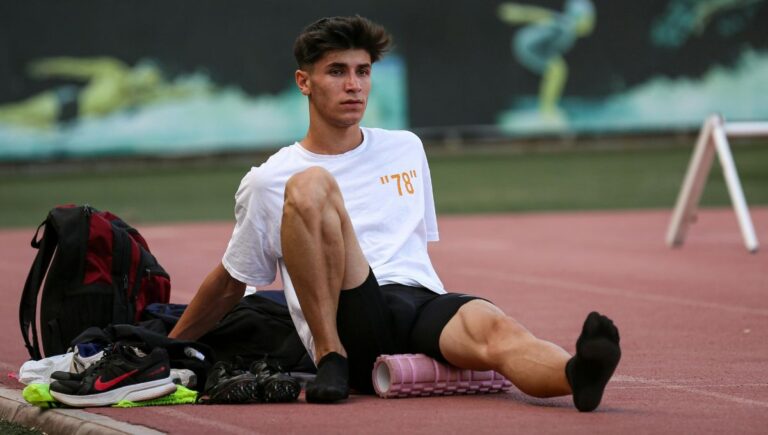 Is the Spanish Squat the Perfect Lower Body Exercise for Stronger Legs?