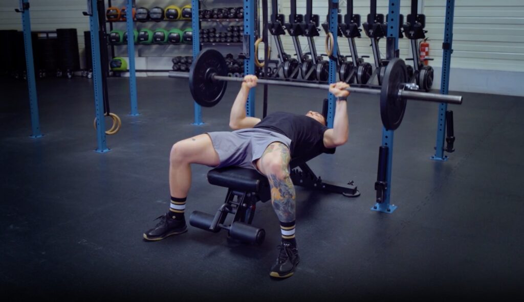 How Heavy Should Beginners Bench Press in The Gym?