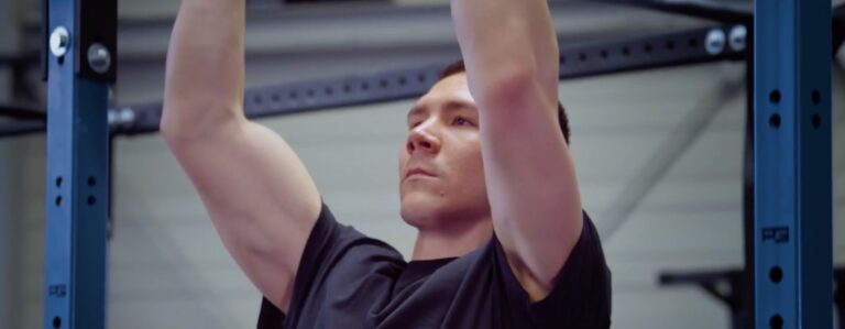 Chin-Ups vs Pull-Ups – Which Is Better for Wider and Bigger Arms?