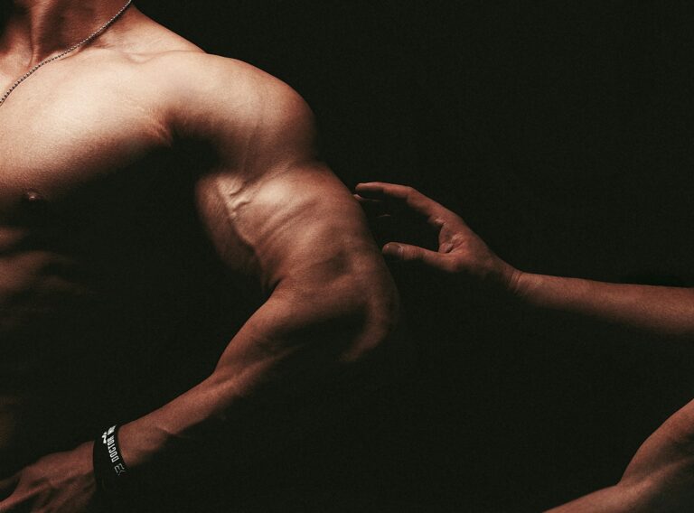 3 Best Beginner Exercises for Lean, Athletic and Attractive Arms