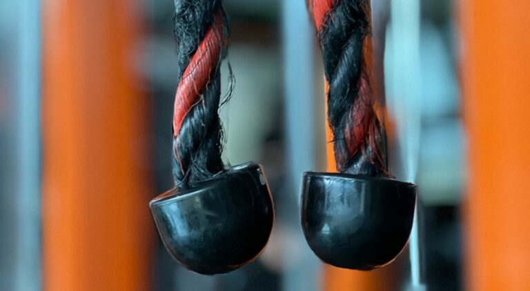 3 Best Beginner Exercises for Bigger Arms Using Only Cables