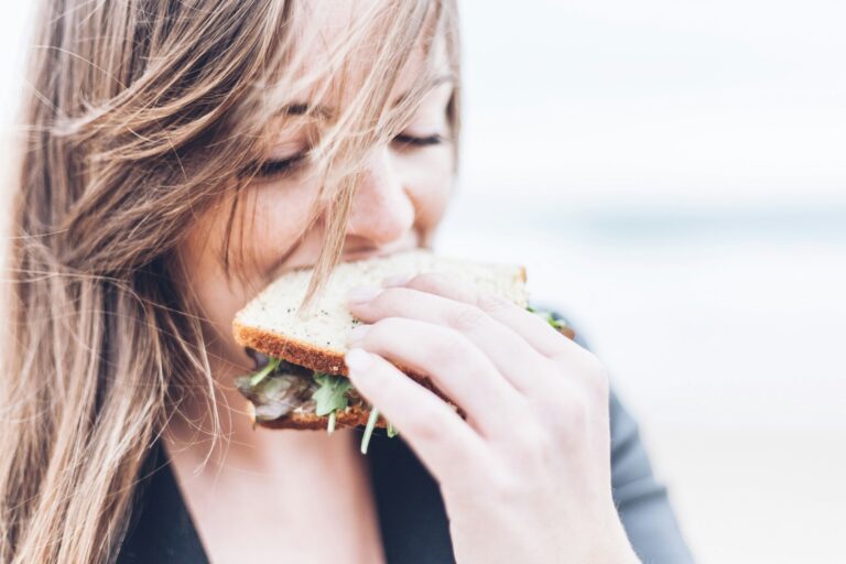 Does Eating Late Actually Make You Gain Fat?
