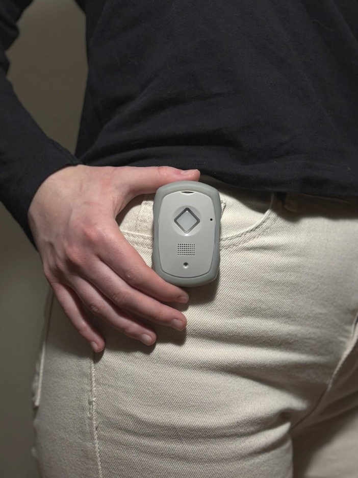 How Personal Emergency Response Systems Help in Emergencies