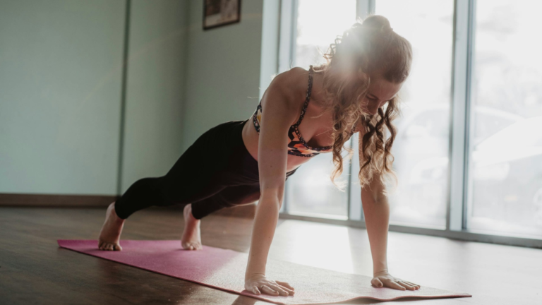 How Long Must You Be Able to Hold a Plank Based on Your Age?