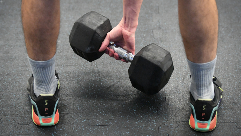 3 Best Exercises for an Attractive Upper Body Using Only Dumbbells