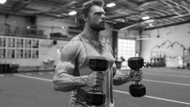 Preacher Curls vs Hammer Curls: Which Builds Wider Arms for Beginners?