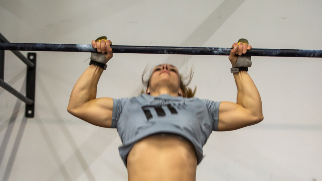 5 Reasons Why Kipping Pull Ups ARE a Good Idea for You