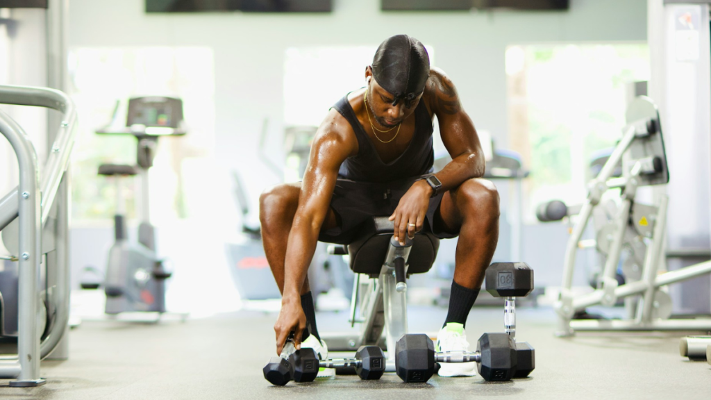 Incline Curls vs Preacher Curls: Which Builds Bigger Biceps for Beginners?