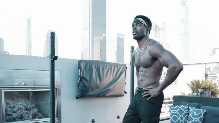 3 Barbell Workouts You Can Do With Just a Rack, a Bar and a Little Space